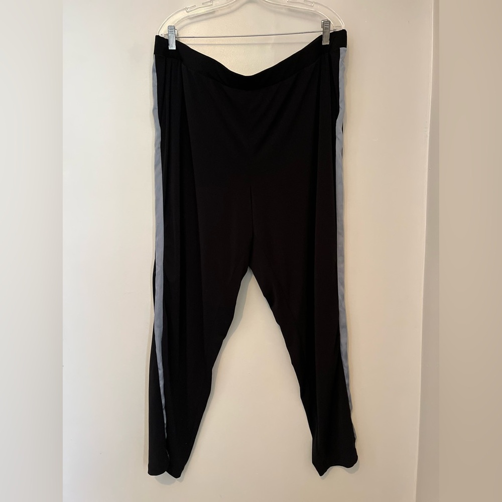 Boutique Black Athletic Pants w/ Grey Stripe & Pockets - 2X - Picture 5 of 7